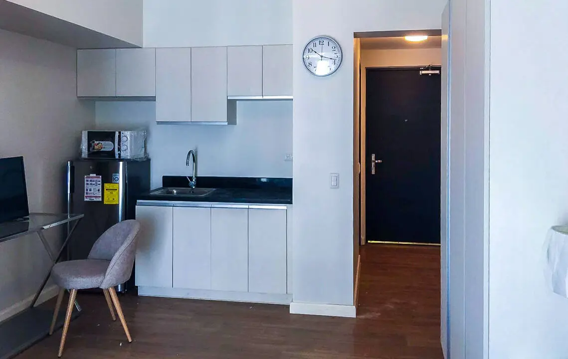 SRBS22 Affordable Condo with Minimalist Kitchen in Solinea Tower 2 - Cebu Grand Realty (3)