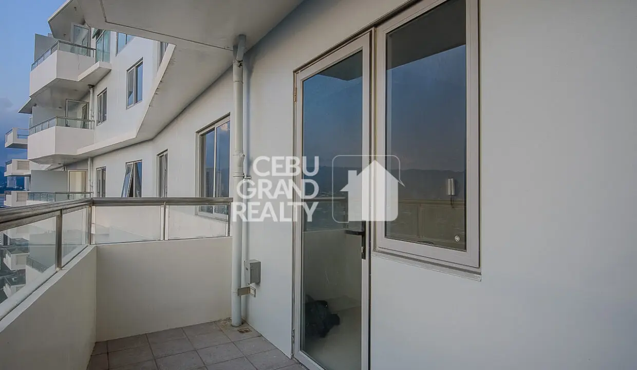 SRBTEG Premium 2 Bedroom Condo with Balcony in Taft East Gate - Cebu Grand Realty 12