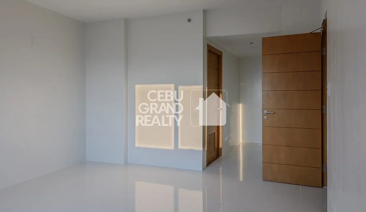 SRBTEG Premium 2 Bedroom Condo with Balcony in Taft East Gate - Cebu Grand Realty 9