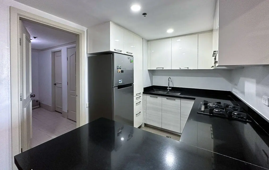 RCPT6 Move-In Ready Spacious Condo in Cebu Business Park - Cebu Grand Realty 5