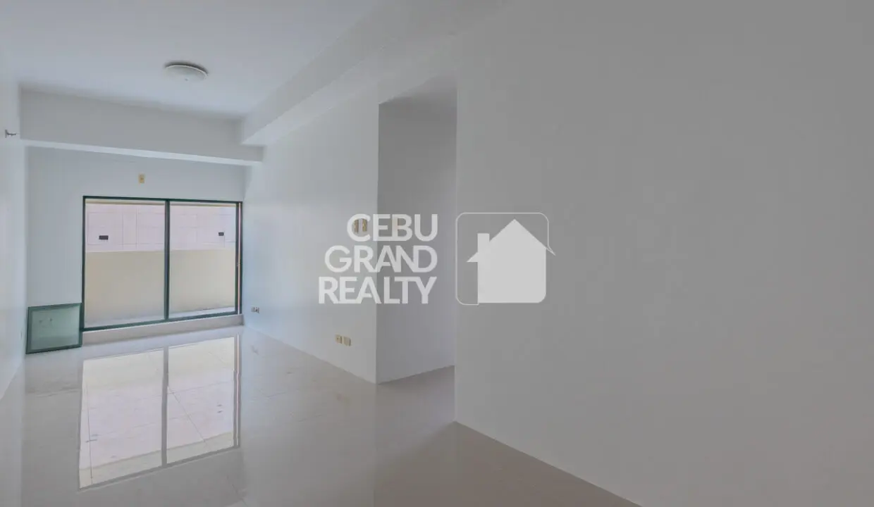 SRBEAT6 Bright and Inviting Condo in East Aurora Tower - Cebu Grand Realty 1