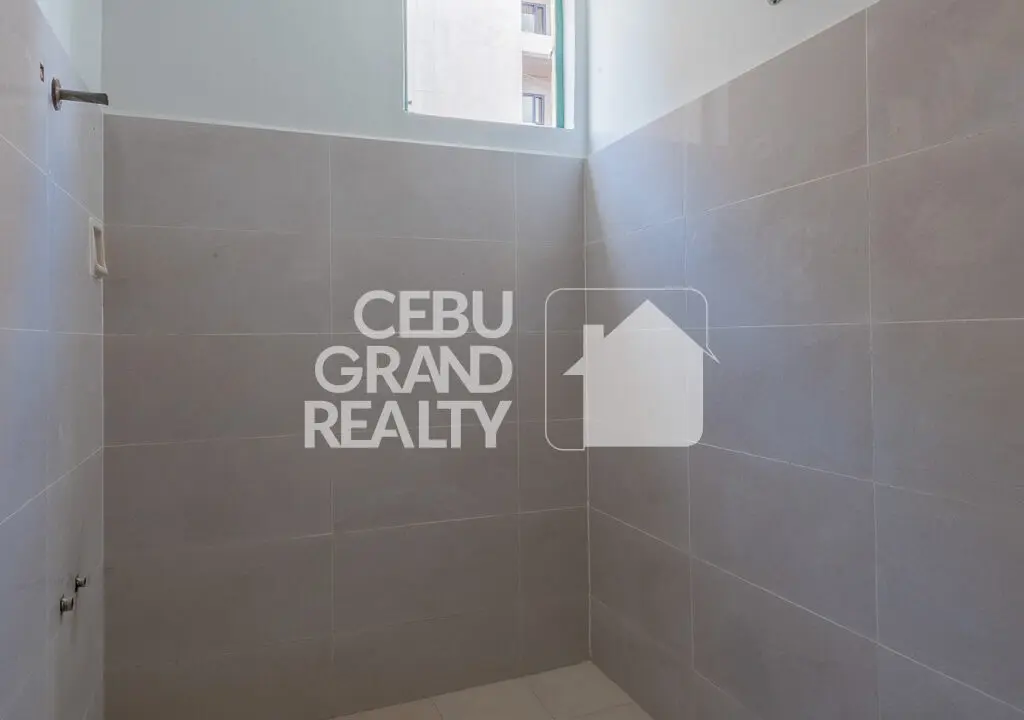 SRBEAT6 Bright and Inviting Condo in East Aurora Tower - Cebu Grand Realty 5