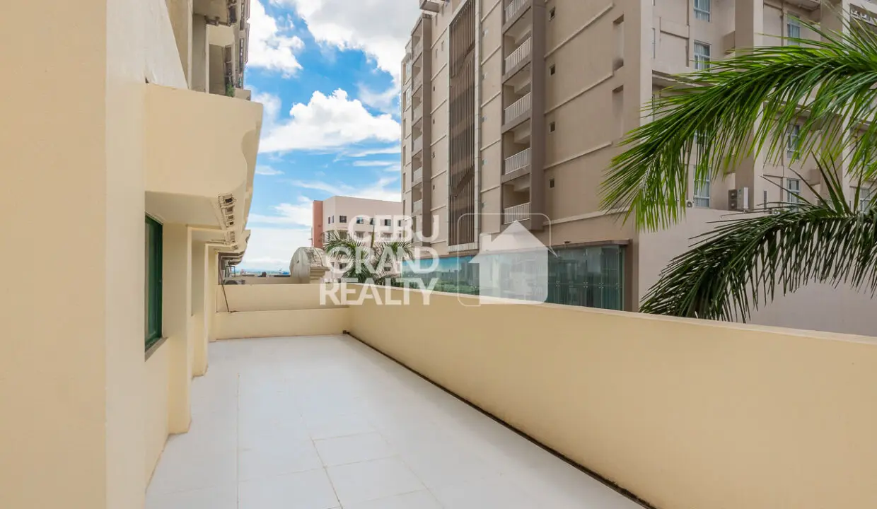 SRBEAT7 Spacious Condo with Private Terrace for Sale in Mabolo - Cebu Grand Realty 11