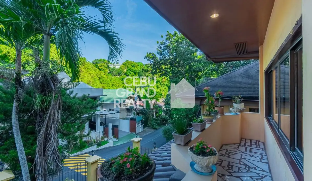 SRBML102 - Elegant Home with Entertainment Room in Maria Luisa Estate Park - Cebu Grand Realty (18)