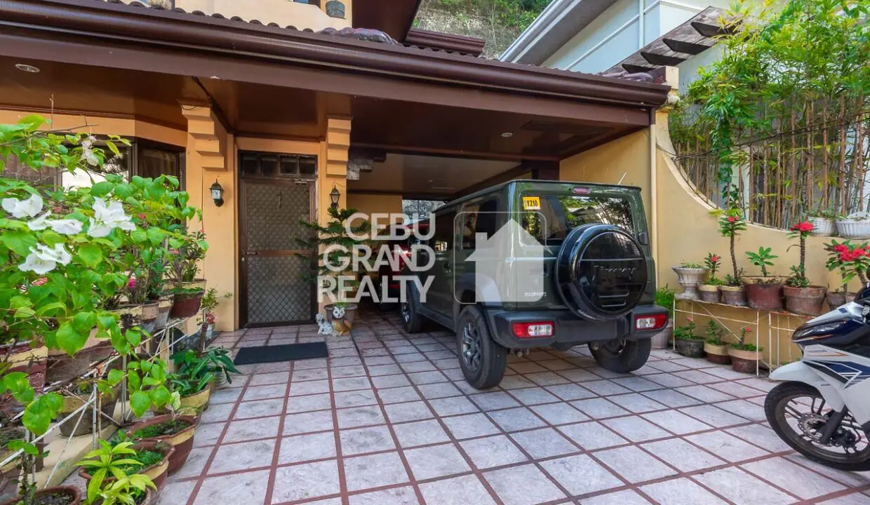 SRBML102 - Elegant Home with Entertainment Room in Maria Luisa Estate Park - Cebu Grand Realty (2)