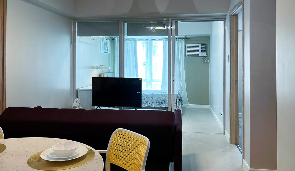 RCS65 - Elegant Condo with Modern Interiors and City Views - Cebu Grand Realty 1- (6)