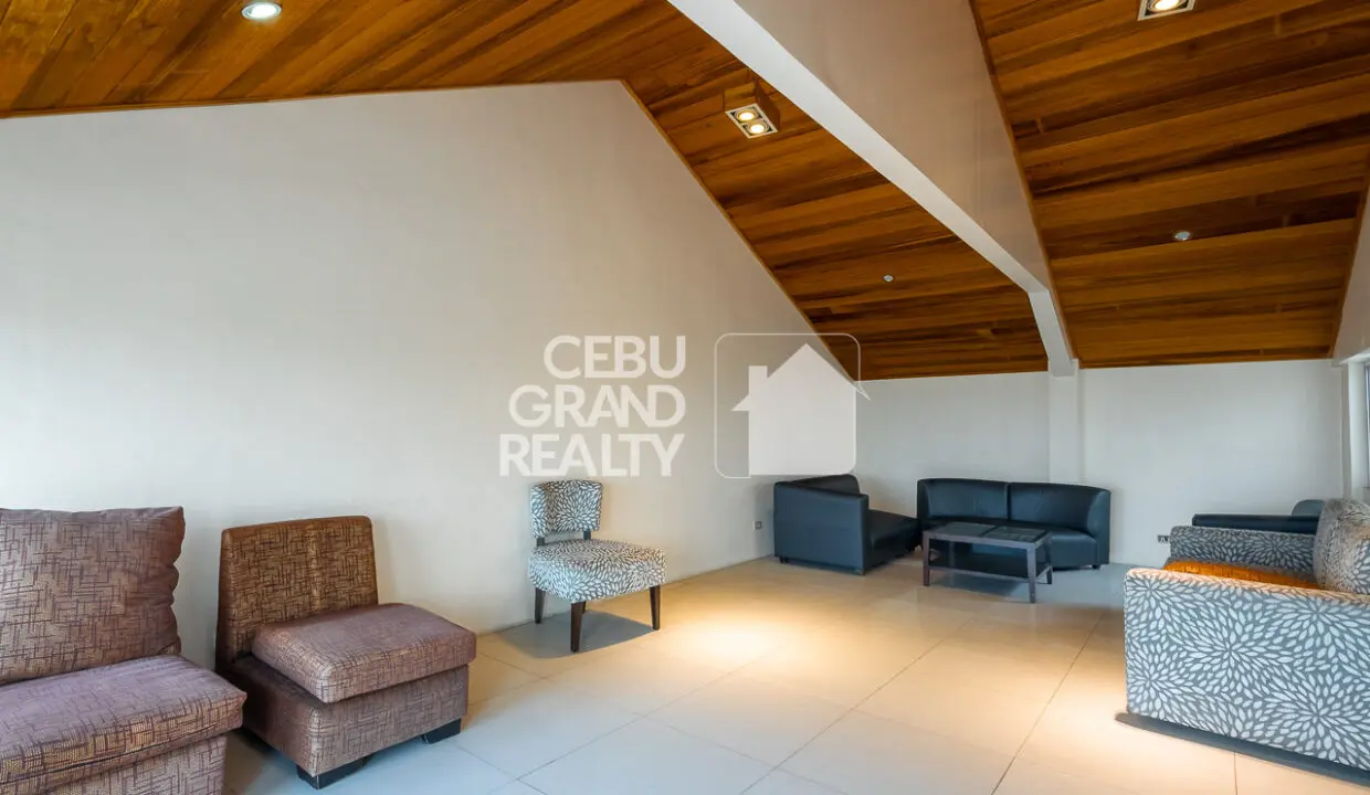 RHPT13- Elegant Home with High Ceilings and Balcony Cebu Grand Realty (2)