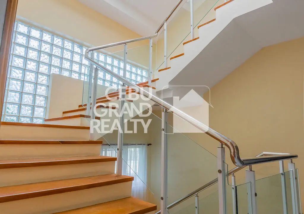 RHPT13- Elegant Home with High Ceilings and Balcony Cebu Grand Realty (4)