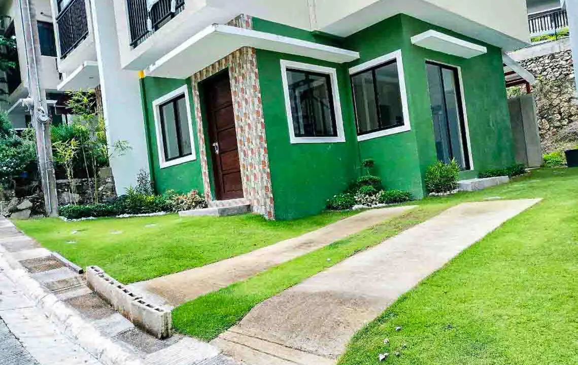 SRBSFH1 - Affordable Townhouse with Balcony & Carport - Cebu Grand Realty (10)