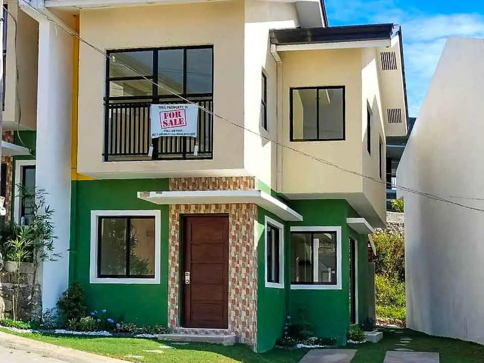 SRBSFH1 - Affordable Townhouse with Balcony & Carport - Cebu Grand Realty (7)