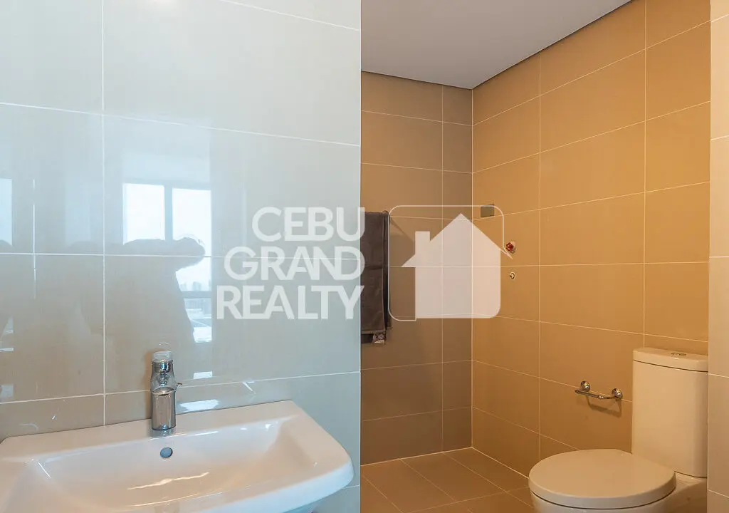 RCTEP8 - A Rare Find Chic and Cozy Condo with Amazing Views - Cebu Grand Realty (13)