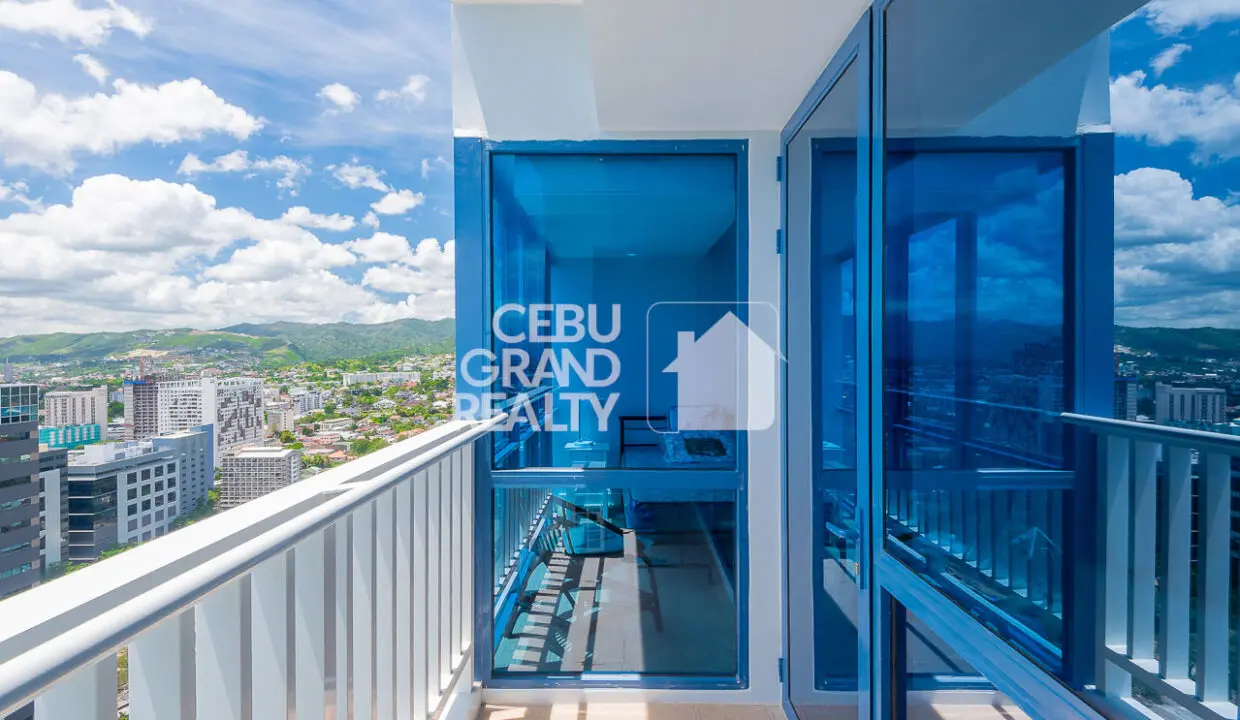 RCTEP8 - A Rare Find Chic and Cozy Condo with Amazing Views - Cebu Grand Realty (15)