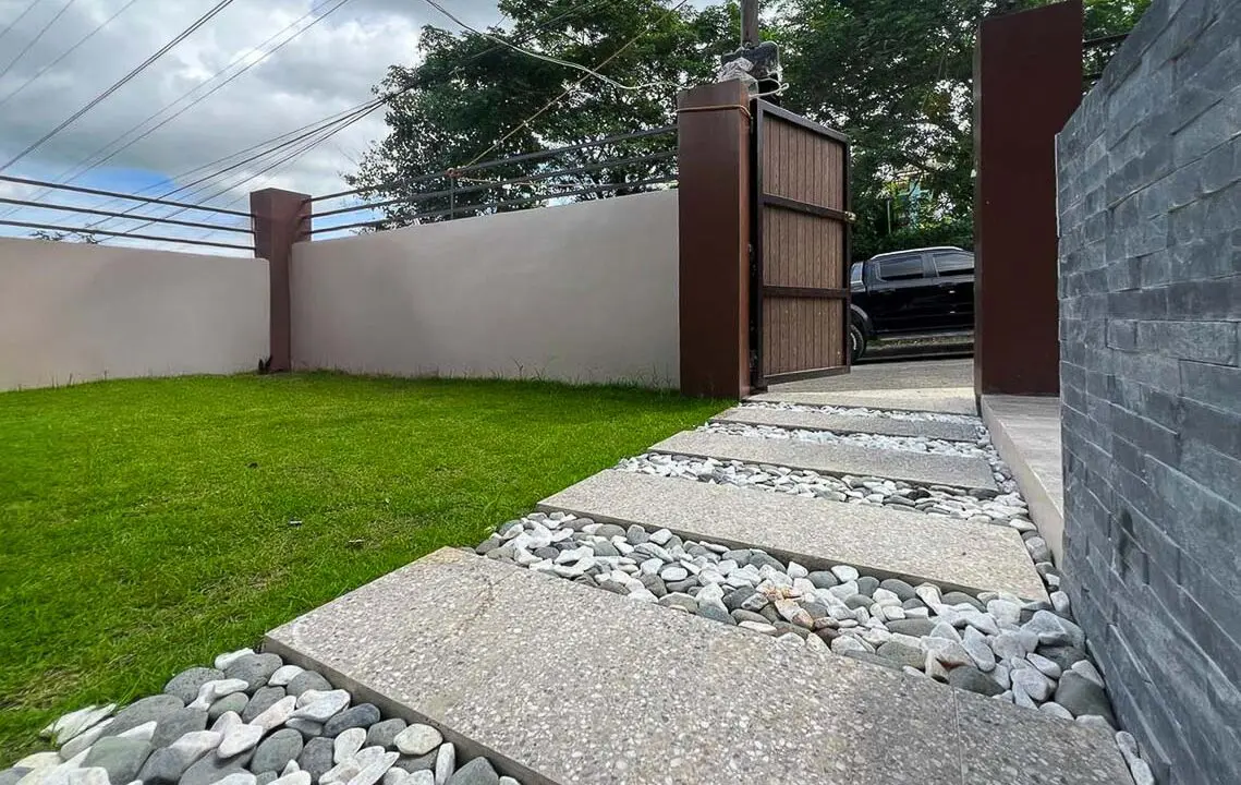 SRBMS4 - Stunning Contemporary Home with Resort Style Pool & Scenic Views - Cebu Grand Realty (21)