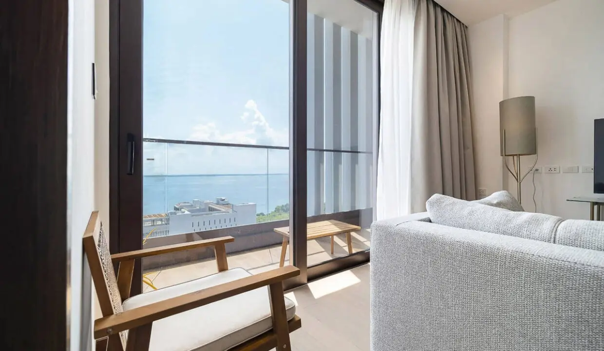 SRBSR1 - Luxury Oceanfront Condo with Stunning Sea Views - Cebu Grand Realty (26)