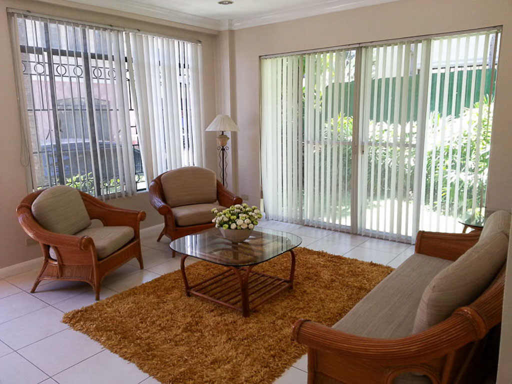 RH32 3 Bedroom House for Rent Banilad Cebu Grand Realty