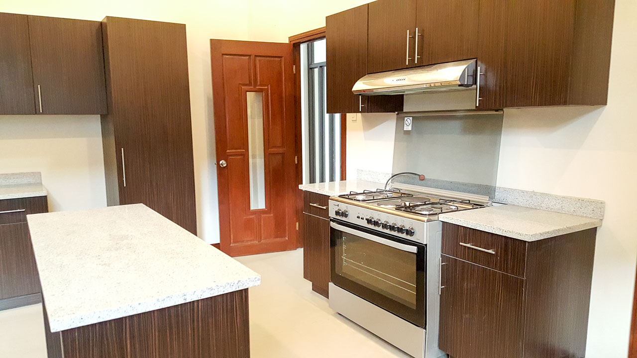 RH232 4 Bedroom House for Rent in Cebu City Banilad