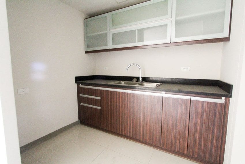 SRB86 2 Bedroom Condo for Sale in Avalon Condominium Cebu Business Park Cebu Grand Realty (2)