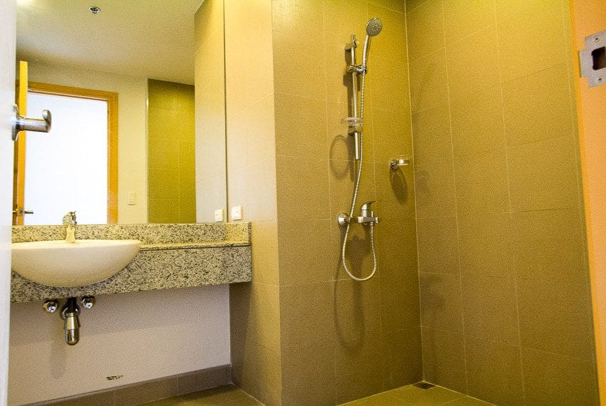 SRB89 3 Bedroom Condo for Sale in Cebu Business Park 1016 Reside
