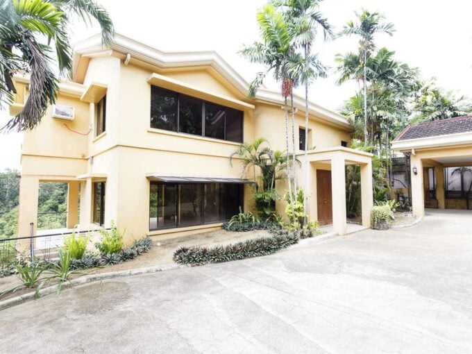House for Rent in Maria Luisa Estate