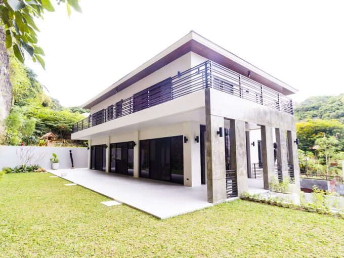 House for Rent in Maria Luisa