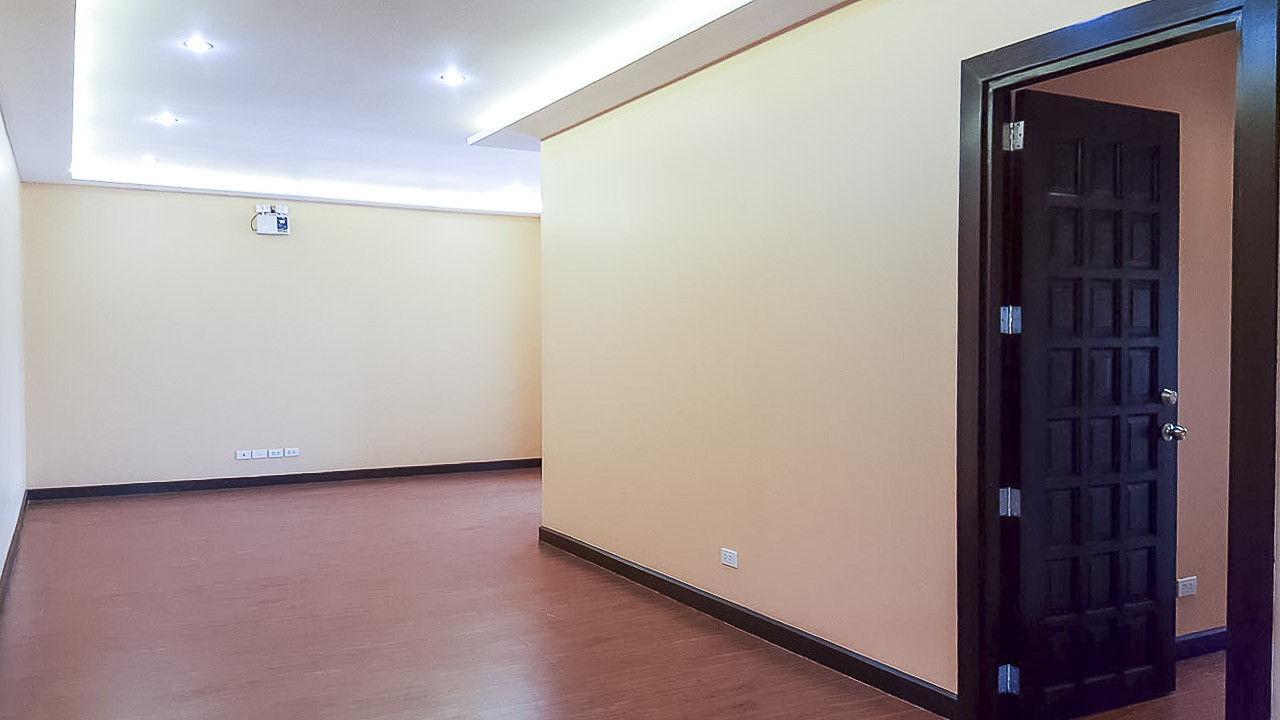 SRB66 5 Bedroom House for Sale in Cebu CIty Banilad Cebu Grand R