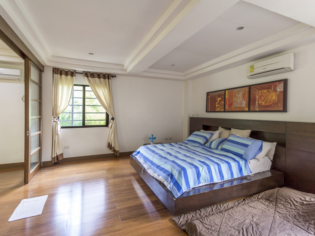 SRB119 Spacious 5 Bedroom House for Sale in Maria Luisa Park Ceb