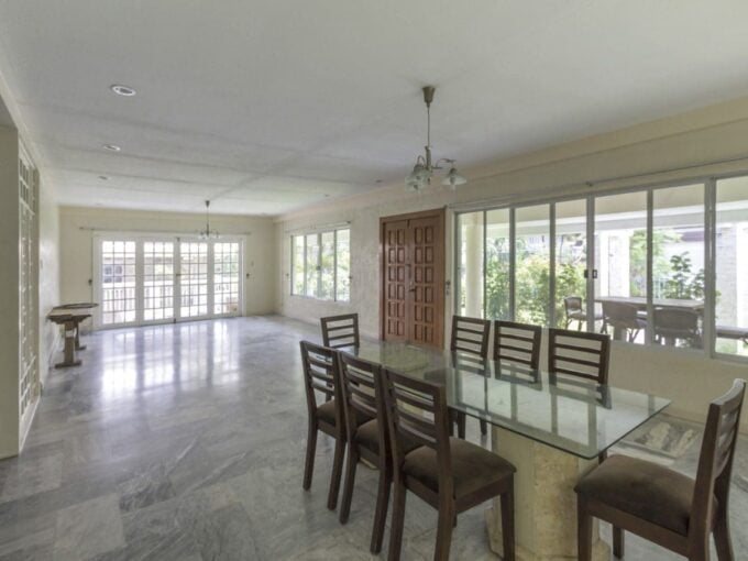 House for Rent in Maria Luisa