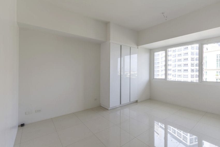 SRB126A 1 Bedroom Condo for Sale in Calyx Residences Cebu Business Park Cebu Grand Realty