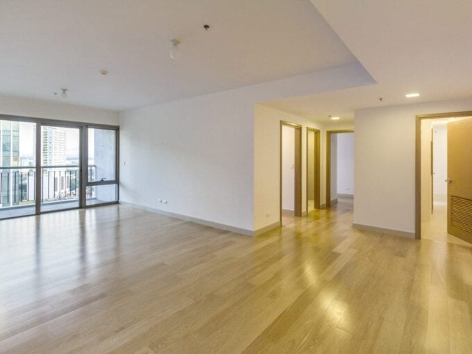 Condo for Sale in Park Point