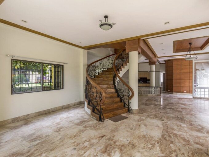 House for Rent in Maria Luisa