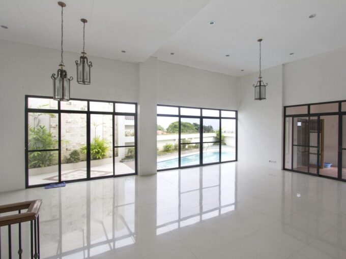 House for Rent in Maria Luisa