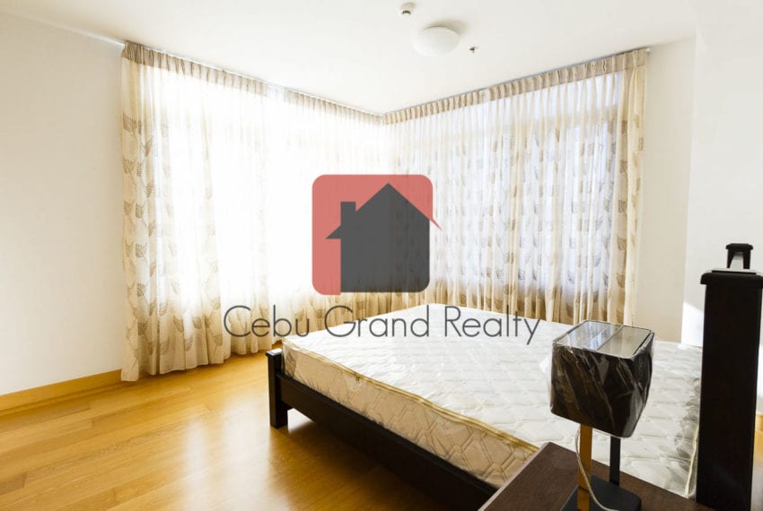 RCTS12 3 Bedroom Condo for Rent in 1016 Residences Cebu Business