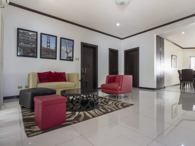 House for Rent in Paradise Village