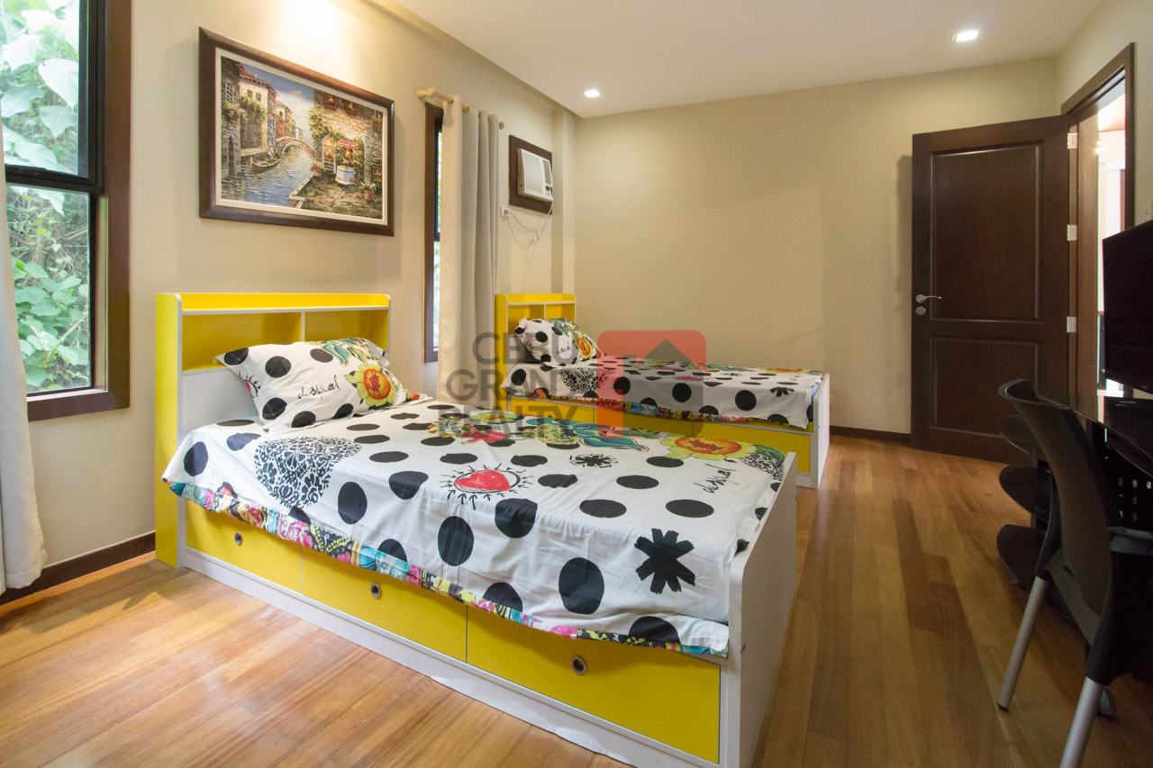 SRBML26 5 Bedroom House for Sale in Maria Luisa Park - Cebu Gran