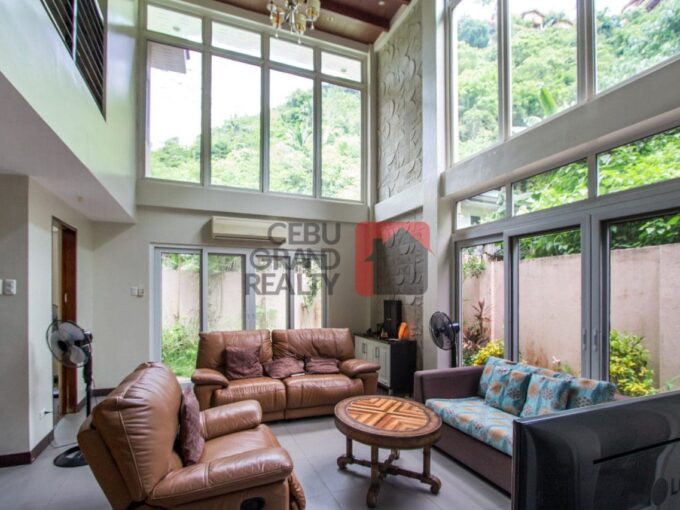 5 bedroom house maria luisa
