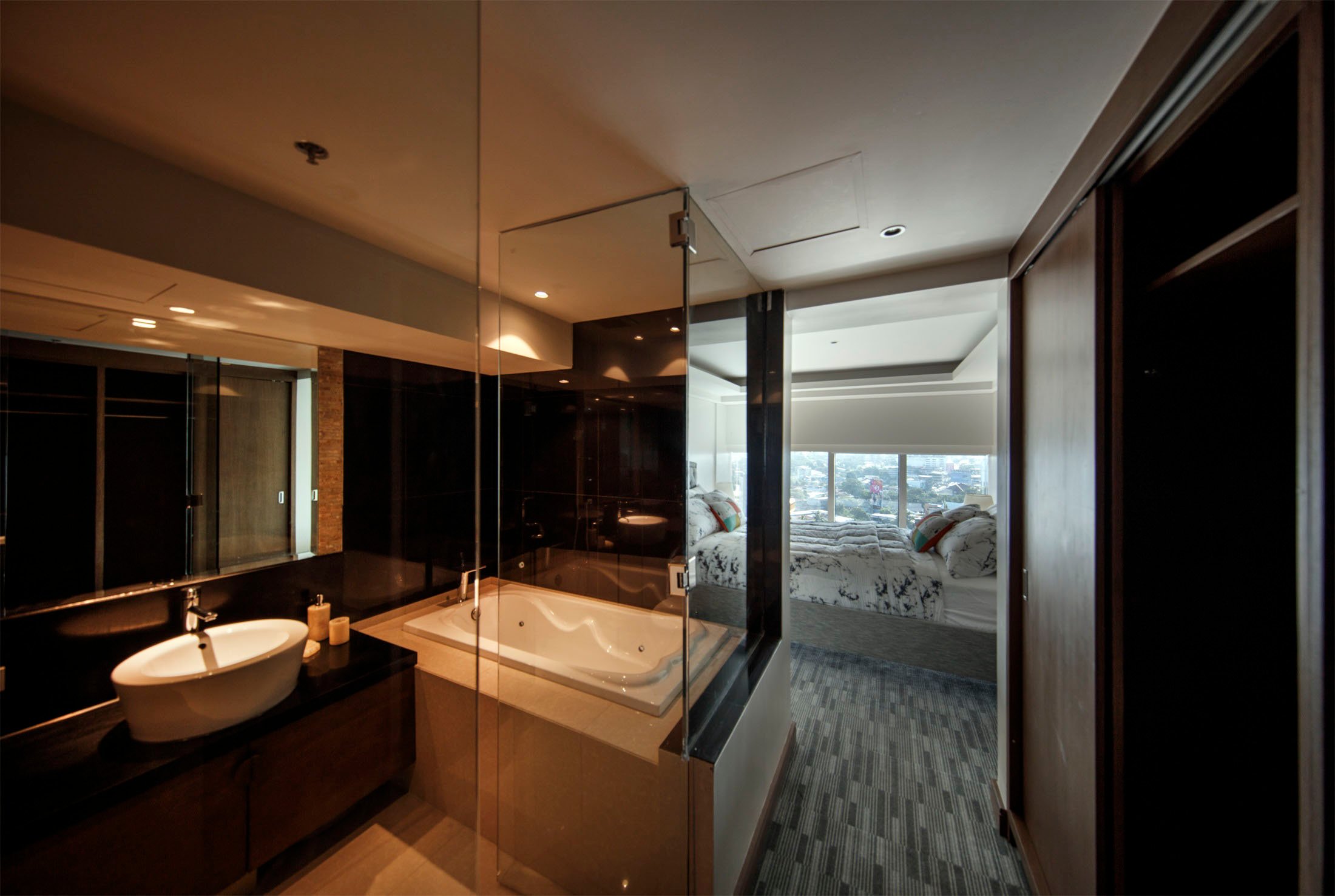 Luxury 2 Bedroom Condo with Balcony for Rent in Cebu Business Park Cebu Grand Realty