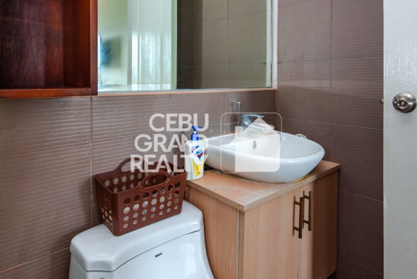 RCGR2 Furnished 2 Bedroom Condo for Rent near Cebu IT Park - Cebu Grand Realty (11)