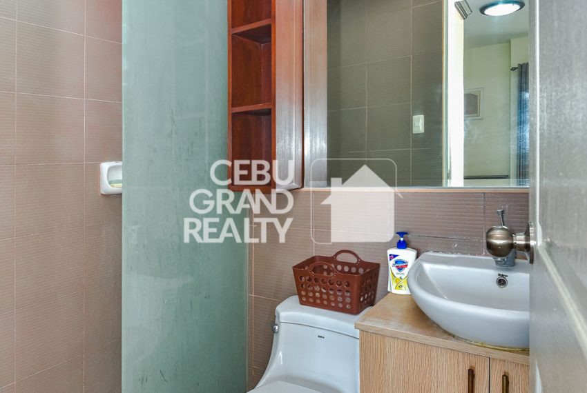 RCGR2 Furnished 2 Bedroom Condo for Rent near Cebu IT Park - Cebu Grand Realty (12)