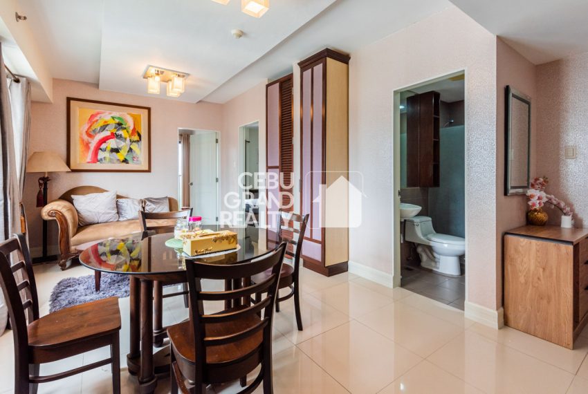RCGR2 Furnished 2 Bedroom Condo for Rent near Cebu IT Park - Cebu Grand Realty (2)
