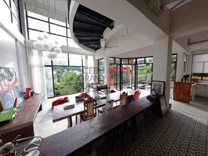 House for Sale in Maria Luisa