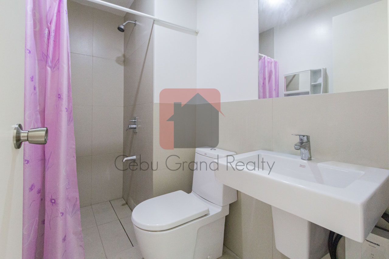 RCCR1 Furnished Studio for Rent in Calyx Residences Cebu Busines