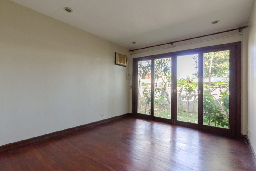 RHP10 Renovated 4 Bedroom House in Banilad Cebu Grand Realty