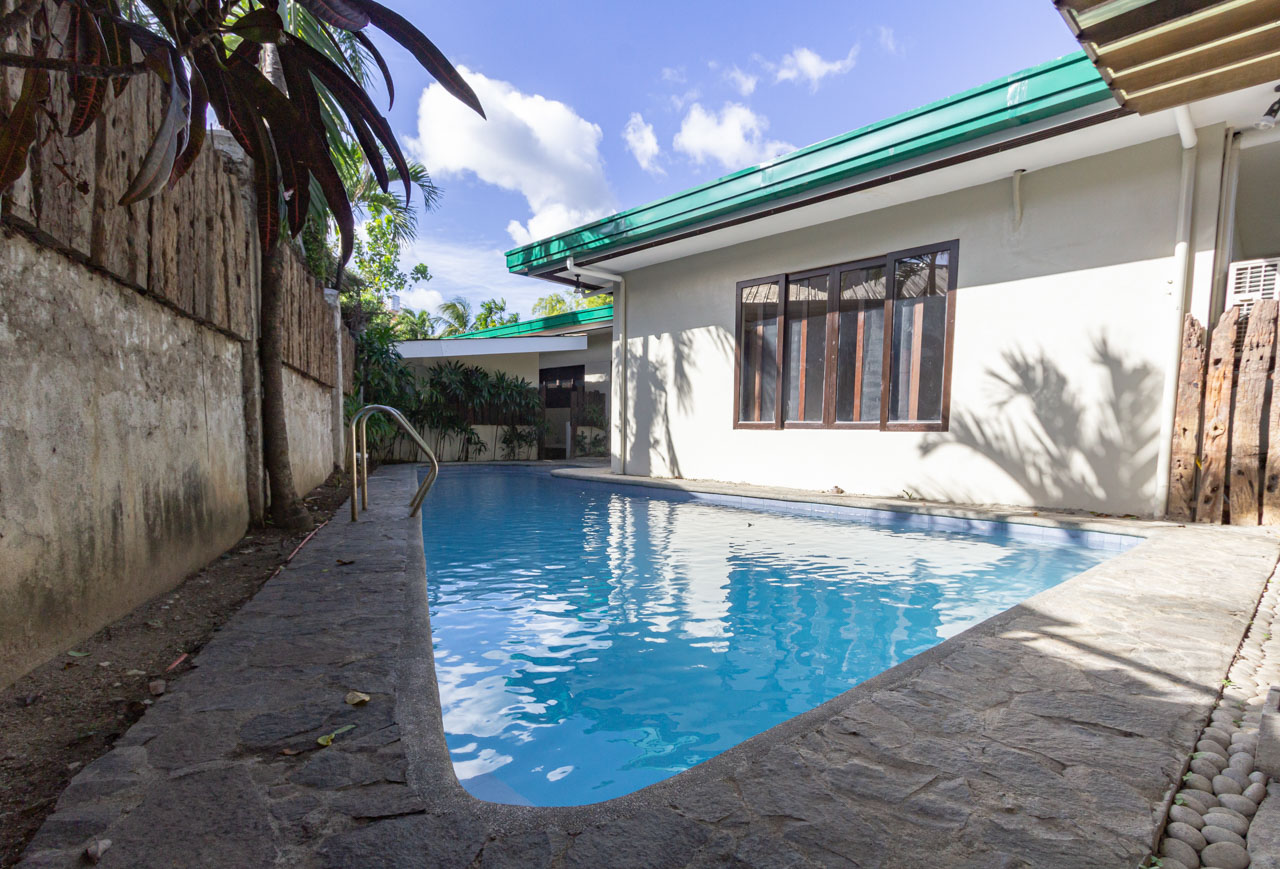 RHP10 Renovated 4 Bedroom House in Banilad Cebu Grand Realty