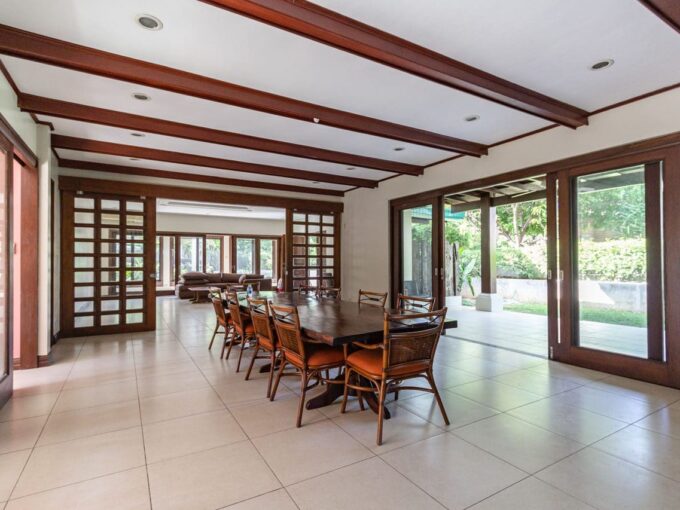 House with Swimming Pool for Rent