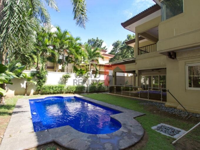 maria luisa 4 bedroom house