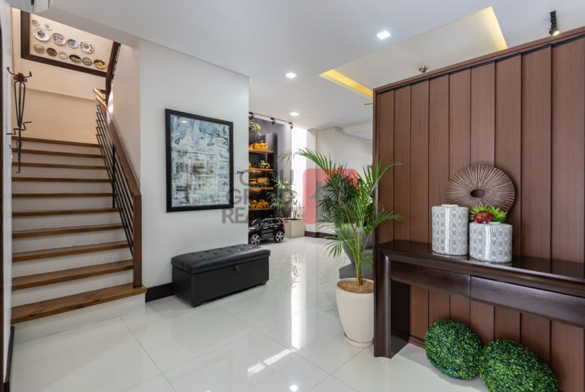 SRBML70 4 Bedroom House for Sale in Maria Luisa Park Cebu Grand
