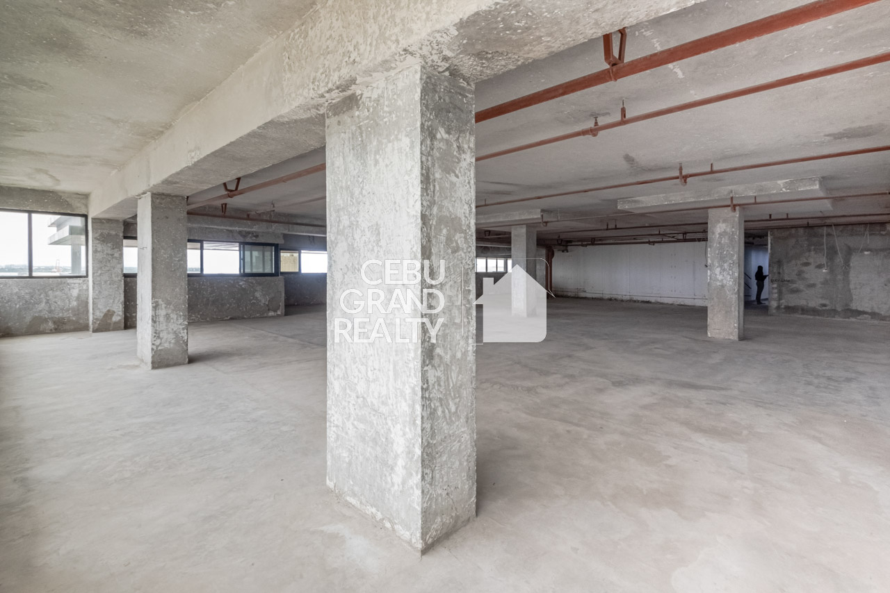 RCPTQ2 200 SqM Bare Shell Office Space in Cebu Business Park (4)