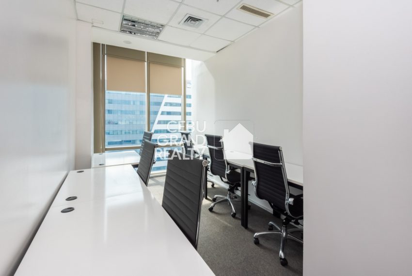 RCP133C 6 Seats Private Serviced Office for Rent in IT Park Cebu City - Cebu Grand Realty (1)