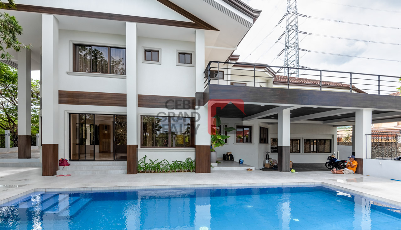 RHNT28 Renovated 8 Bedroom House for Rent in North Town Homes - Cebu Grand Realty (1)