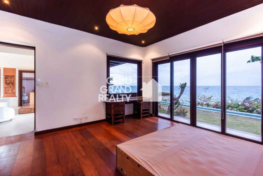 RCMCP2 Large 3 Bedroom Beachfront Condo for Rent in Mactan - Cebu Grand Realty (14)